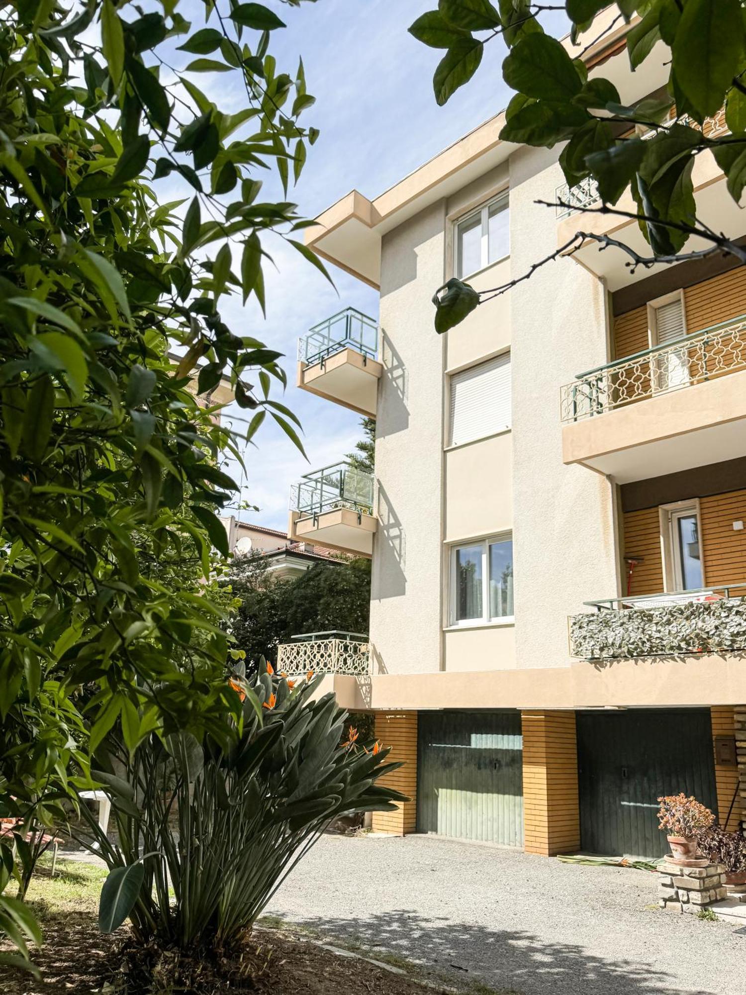 Hotel Casa Febo, In Centro Con Parcheggio Privato A 200 Mt Dal Mare Bordighera Exterior foto