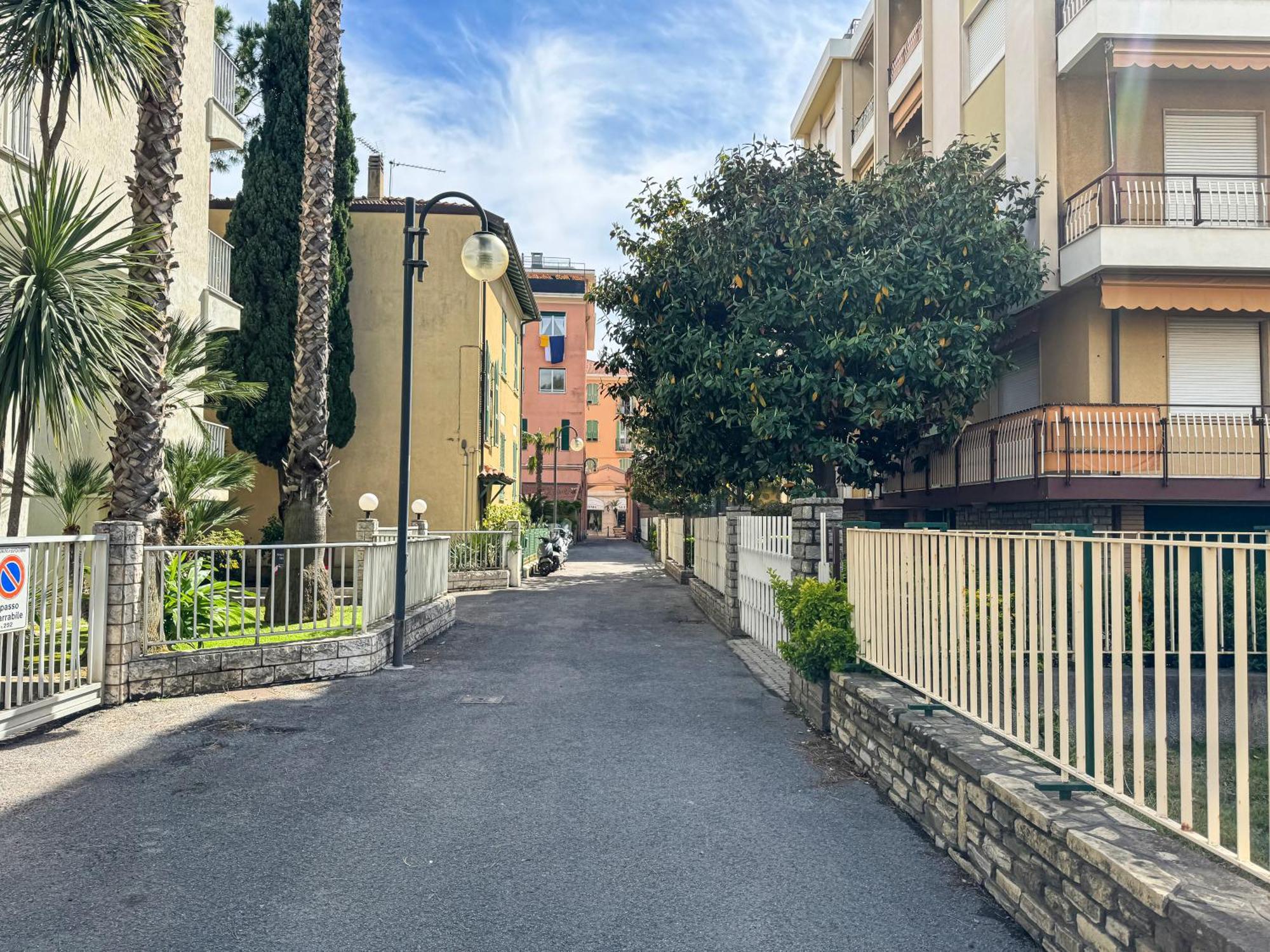 Hotel Casa Febo, In Centro Con Parcheggio Privato A 200 Mt Dal Mare Bordighera Exterior foto