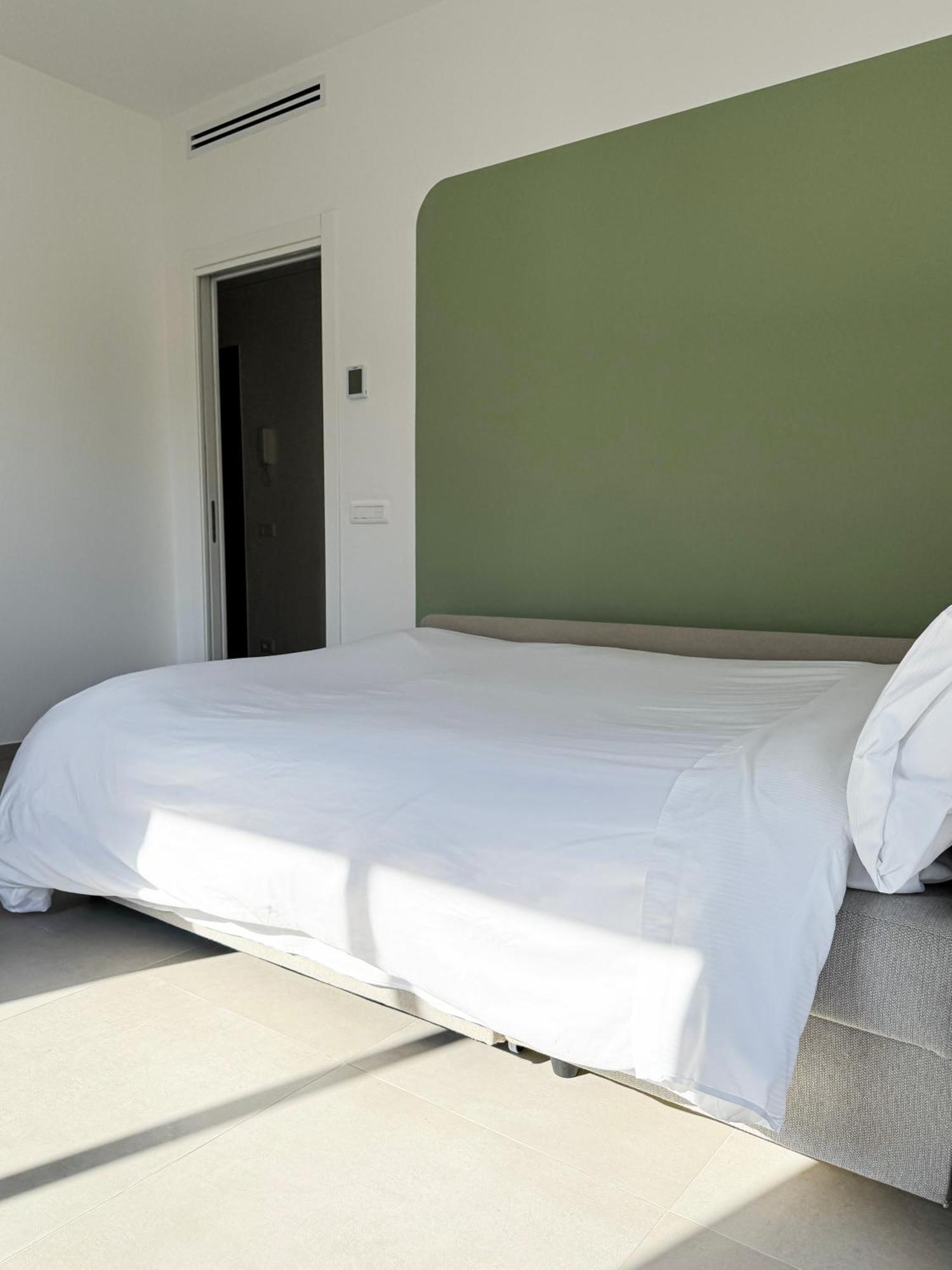 Hotel Casa Febo, In Centro Con Parcheggio Privato A 200 Mt Dal Mare Bordighera Exterior foto